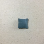 ミニチュアクッション　ブルーグレー　格子柄　チェック