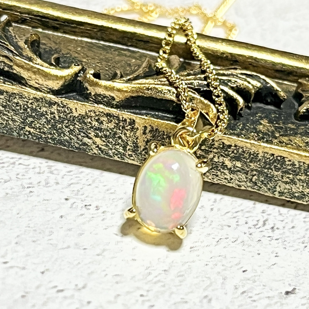 エチオピアオパール　ネックレス　ペンダントトップ　　アンティコット