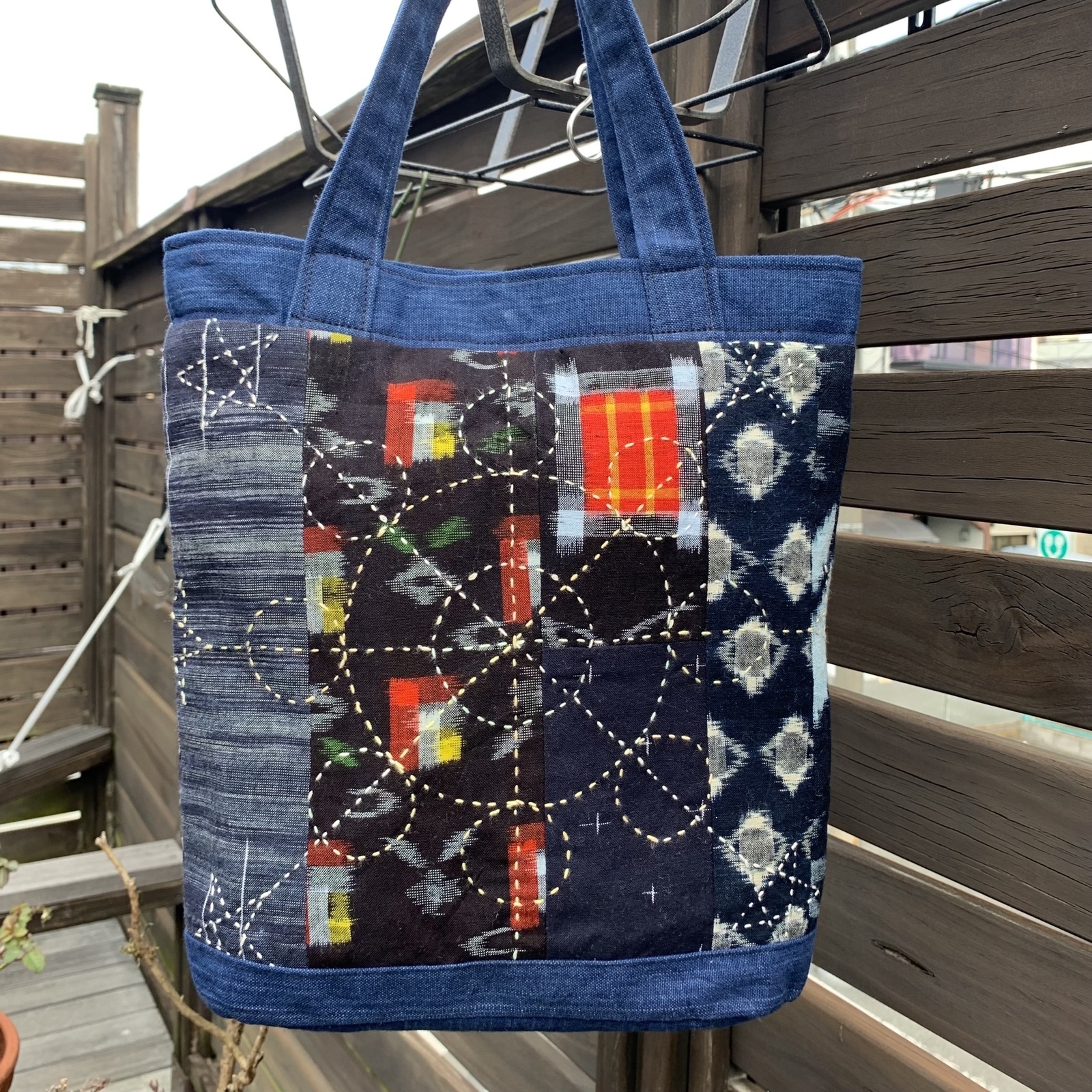 藍染絣のパッチワーク&刺し子のミニトートバッグ たっぷりサイズ