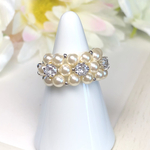 《再販》小花のリング〜パール×シルバー 〜【クリスタルパールとキュービックジルコニアのビーズリング、ビーズアクセサリー、パールリング、白】