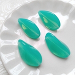 [チェコビーズ] 4個 24×12mm 大きめ 変形ナッツ ホワイトオパール [Graine]