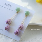 ＊瑞々しいアベンチュリンと小さなすみれの蕾のピアス＊イヤリングに変更可能＊パープル