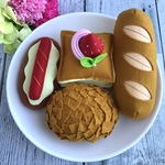☆いろいろパンセット☆ フェルト おままごと パン イチゴ 苺 ウインナー カレー