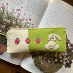 🍓felt  de patchwork苺とうさぎのペンケース🐰