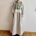sarchaan様オーダーリネン　くるみボタンのヨークギャザーワンピース