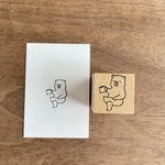 【コーヒーを飲むくま】イラストはんこ　2cm角　ラバースタンプ