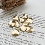 10pcs[ゴールド] 15.5mm ウェーブメタル プレートチャーム m761