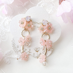 再販✿︎ 桜舞い散る ビジュー ピアス/イヤリング