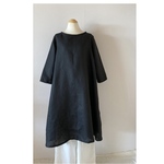 黒リネンのシンプルワンピース