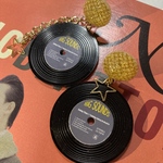 レコードとミラーボールの星ピアス