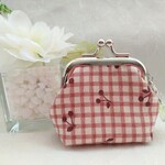 NEW✨　豆がま口　さくらんぼチェック柄☆ぷっくりがま口　レッド　角5.5cm  小銭入れ　小物入れ　 ハンドメイド　チェリー　プレゼントにも
