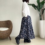 コットンバティック素材ロングスカート♪銅板型押しタイプのロウケツ染め生地です。