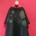 北欧サークルお花刺繍 ゆったりワンピース 黒