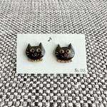 〈NEW〉ワガママニャンコ  猫ピアス　黒猫　ゴールドジュエル首輪