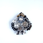 Antique Silver Beads Reunion 　シェルパールつき♠ビーズ刺繍ブローチ