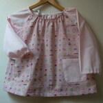 ピンク♪小さなマカロンのスモック■サイズ100