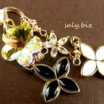 saly☆イヤホンジャック☆スワロフスキーと揺れるお花