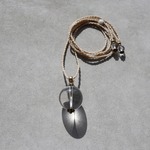 羅針盤 / 大ぶり水晶のストリングネックレス 20mm＊キナリ色