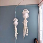 クラゲモビール ミズクラゲ くらげ アマクサクラゲ ゼリーフィッシュ サンキャッチャー 吊るし飾り 海月 海 夏 鳥 モビール 北欧 フェザー 水色 メリー ベッドメリー