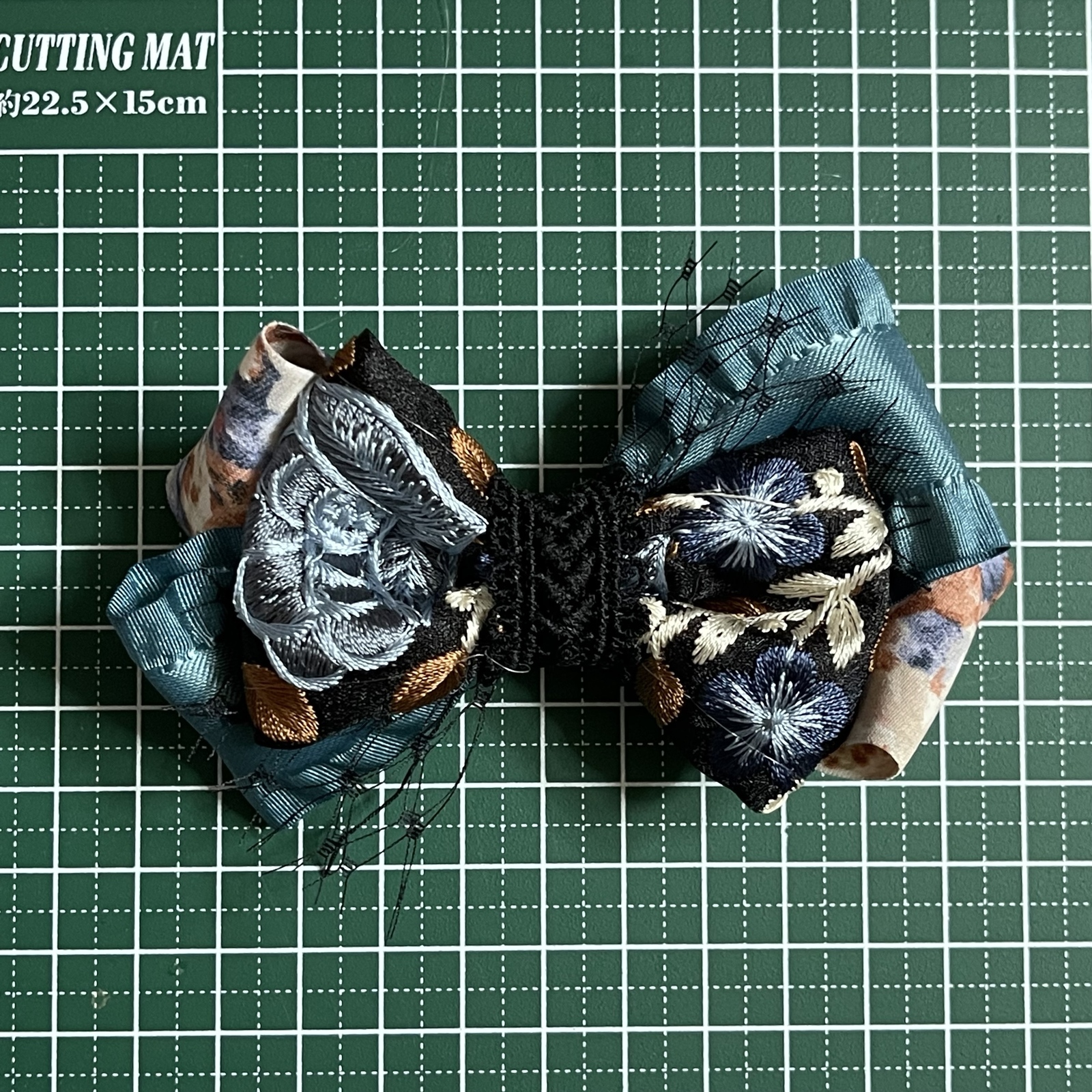 リボンNO.187】インド刺繍リボン ヘアアクセサリー 個性的 大人可愛い