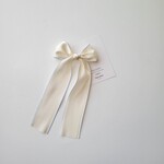 ribbon 𓍲　ホワイト