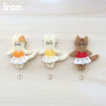 ねこバレエのブローチ