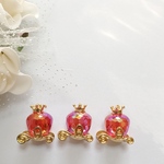 【2個】(レッド)立体 馬車 アンティークパーツ プリンセス