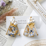 《 再販 》インド刺繍　刺繍リボン　タッセル　ブルー　水色　ゴールド　花柄　コットンパール　ピアス　＊　イヤリング　樹脂　お洒落　  個性的　結婚式　ウェディング　お呼ばれ　プレゼント　プチギフト