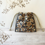 【再販】【人気】［ブルー］インド刺繍リボンミニ巾着