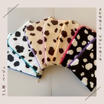 パステルカラー　ふわふわ　マルチ ポーチ　フラット ケース　うし柄　ベージュ　ラミネート