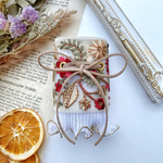 《 再販×4 》インド刺繍　インド刺繍リボン　ボタン付き　ポニーフック　刺繍リボン　ベージュ　赤　レッド　グリーン　緑　フリル　リボン　花柄　＊　ヘアアクセサリー　結婚式　お呼ばれ　ギフト　プレゼント
