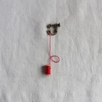 《片耳用》革の糸巻き pierce/earring -Red-