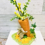 ミモザカモミールと人参を🥕抱えるウサギさん🐰💕