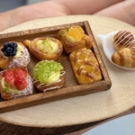 再販☆ミニチュアフード☆フルーツデニッシュと3種のパン