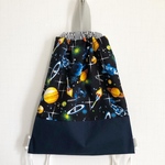 宇宙柄のナップサック型体操着袋（持ち手あり）体操着入れ（スペースワールド_ブラック）
