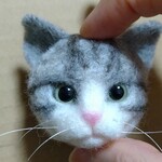 羊毛フェルト　猫ブローチ