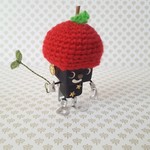 ちょこん「りんごに変身」