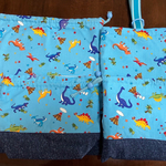 【オーダー品】入園　入学　4点セット　【恐竜柄】　 ブルー色　（上履き入れ　お弁当袋　体操着袋　お道具袋）