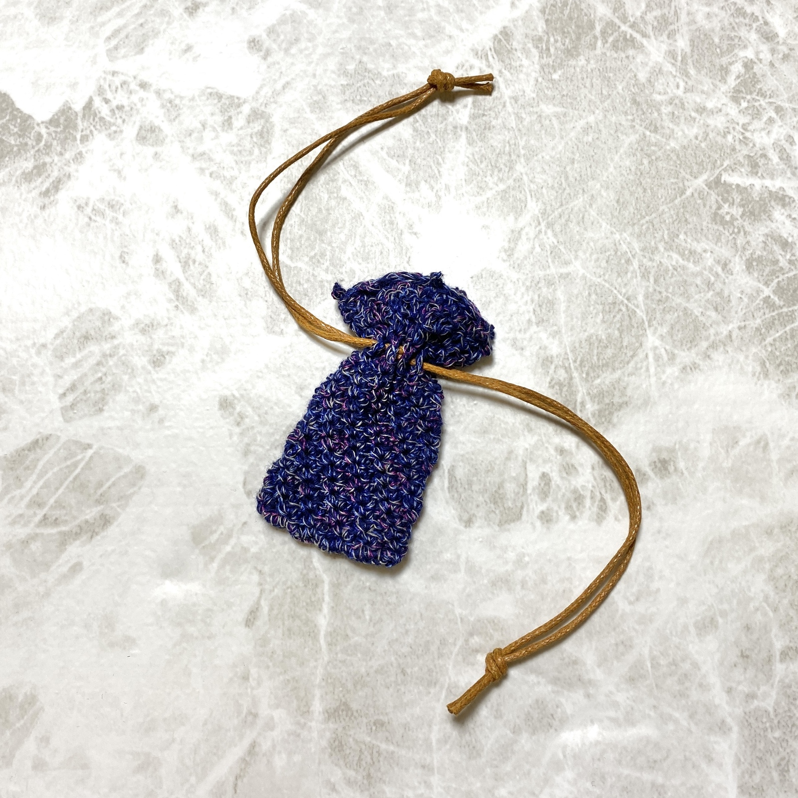 和柄巾着袋お守り(パワーストーン入り) チャーム 楽天市場】お守り入れ ミニ巾着 お守り 袋 かわいい 巾着 猫 椿