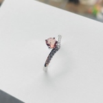 天然石　スピネル　エルメスのカラー　シンプル フリーサイズ 金属アレルギー対応　金属：シルバー925 18金ホワイトゴールドメッキ  s925刻印