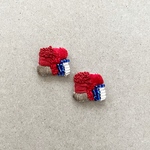 red×blue刺繍ピアス