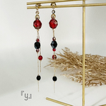 ＜再販＞赤と黒✨2連チェコビーズの揺れるピアス✨