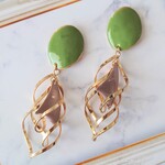 ねじねじゴールドとグリーン＊くすみベージュのピアス✳イヤリング