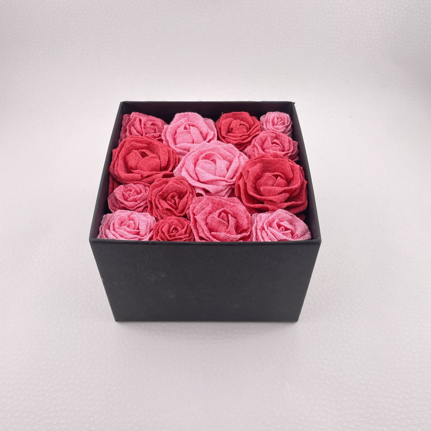 つまみ細工　蓮華草お花畑ボックス つまみ細工のフラワーボックス ピンク - はなとはな〜つまみ細工