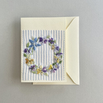 【特集掲載】刺繍カード／すみれのリース