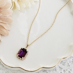 Swarovskiアメジストのクリスタルスクエアペンダント