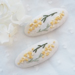 ぽんぽんミモザの刺繍パッチンピン　キナリ／ヘアピン／ベビー／送料無料