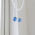 青い蝶ボールピアス（イヤリング、樹脂ピアス）