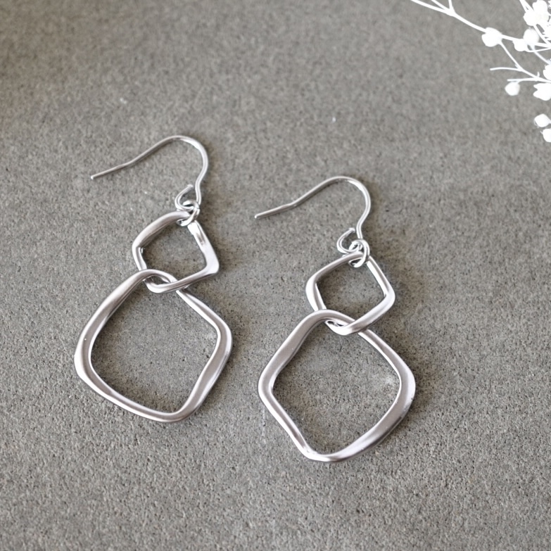 ドロップ型 ラブラドライトの14kgf ピアス ゴールド 天然石 しずく