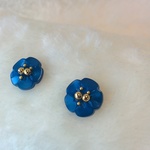 お花ボタンのピアス♡(ネイビー)